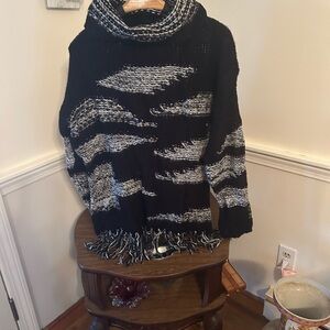 VENUS large sweater